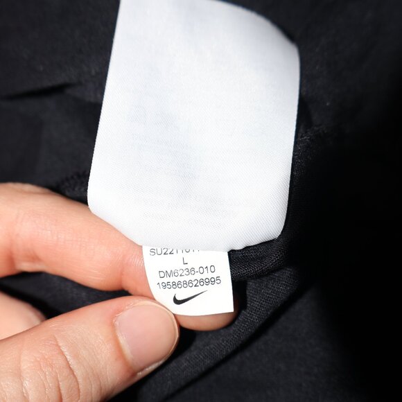 Nike Dri-FIT Graphic T-Shirt – Black (Men’s L) - Picture 6 of 6